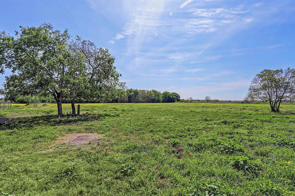 37467 Fm 529 - Photo 1