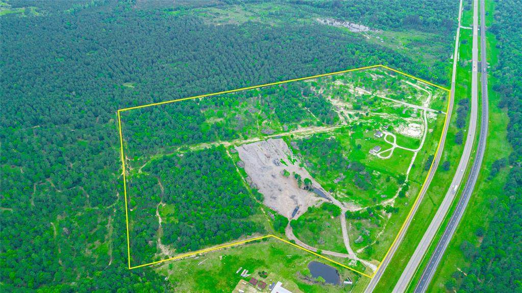 2844 Interstate 45 - Photo 1