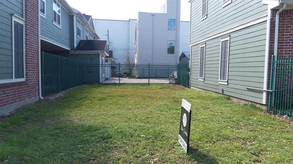 1605 Cleveland Street - Photo 1