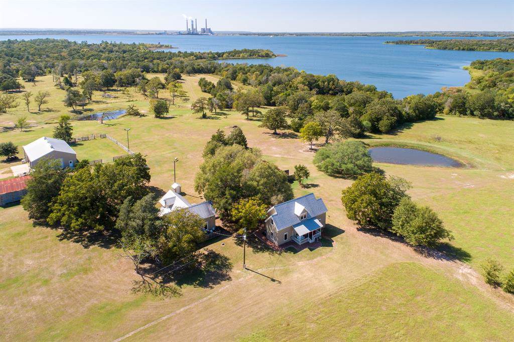 609 Lakeview Road - Photo 1