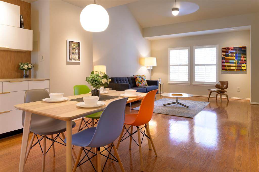 922 Memorial Heights Drive - Photo 1