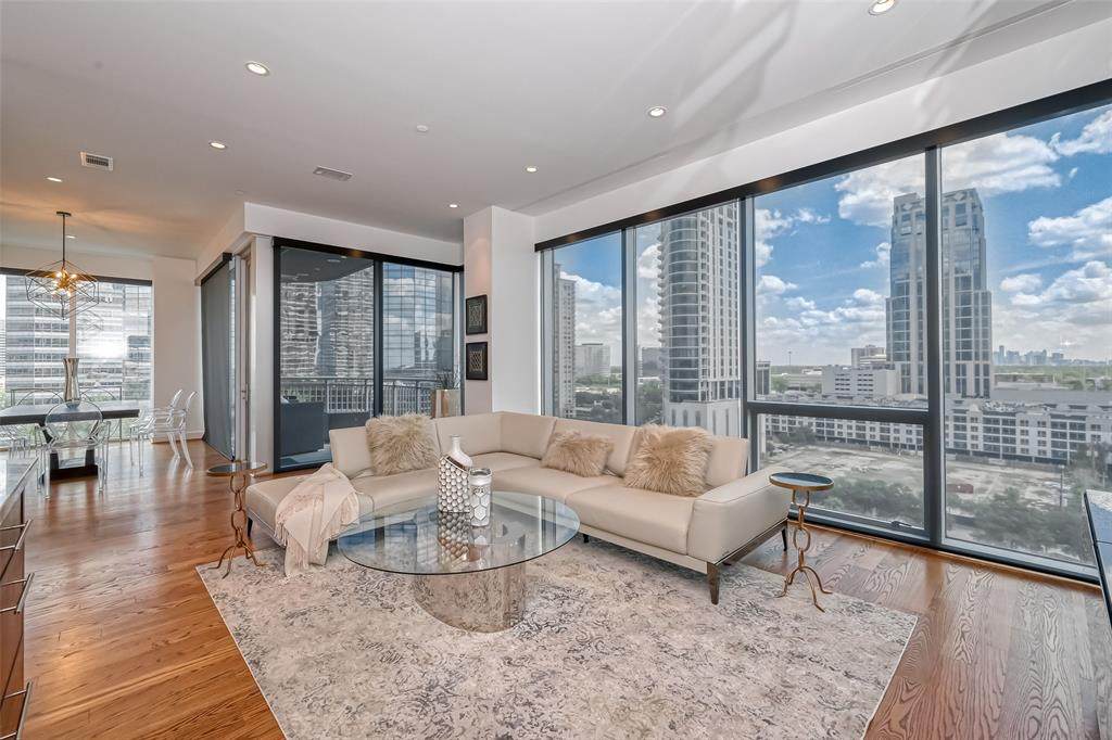 1600 Post Oak - Photo 1
