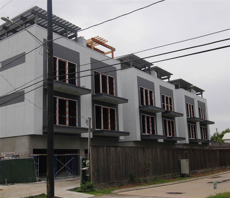 1142 17th Street - Photo 1