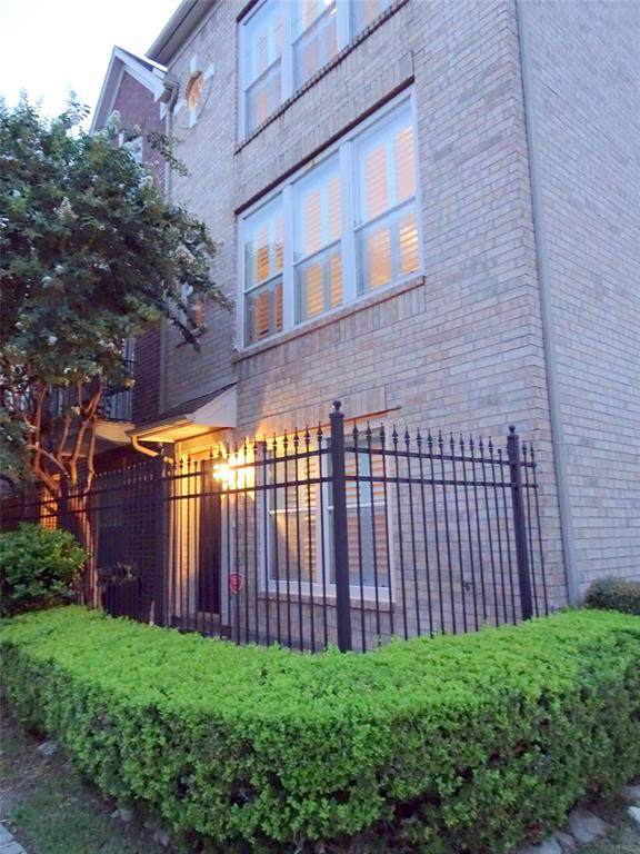 1506 West Webster Street - Photo 1