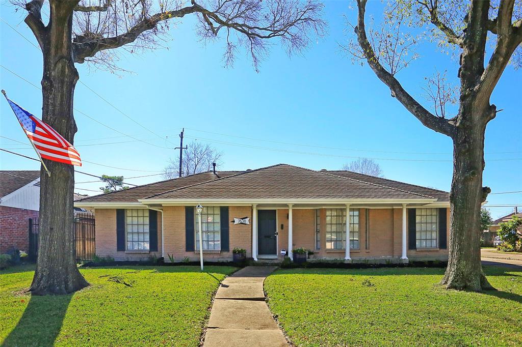 7638 Montglen Street - Photo 1