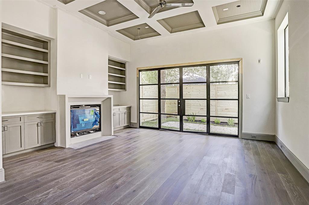 1120 Drew Street - Photo 1