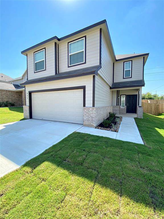 984 Crossing Drive - Photo 1