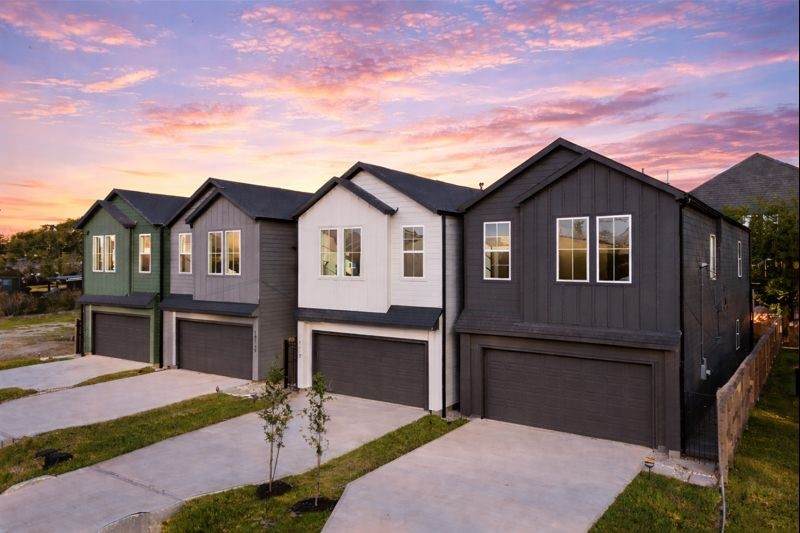 14111 Bridgeport - Photo 1