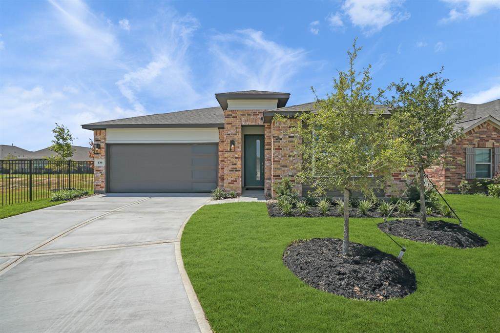 136 Eliana Shores - Photo 1