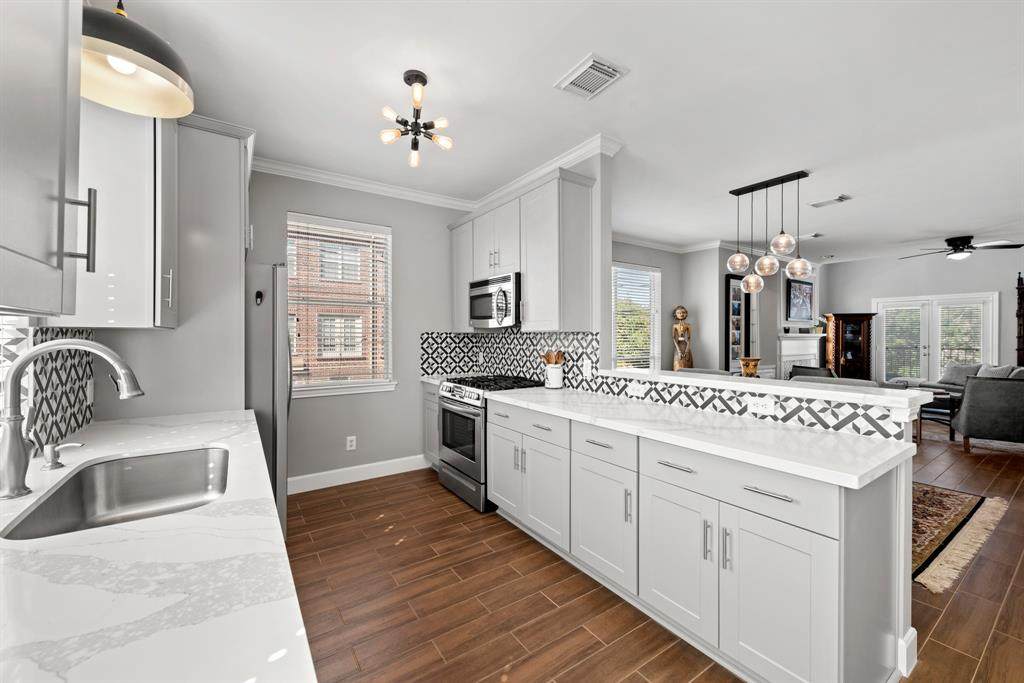 1931 Genesee Street - Photo 1