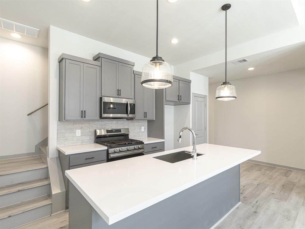 615 Emile Street - Photo 1