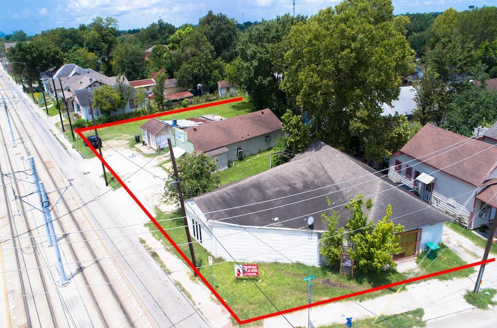 906 Boundary - Photo 1