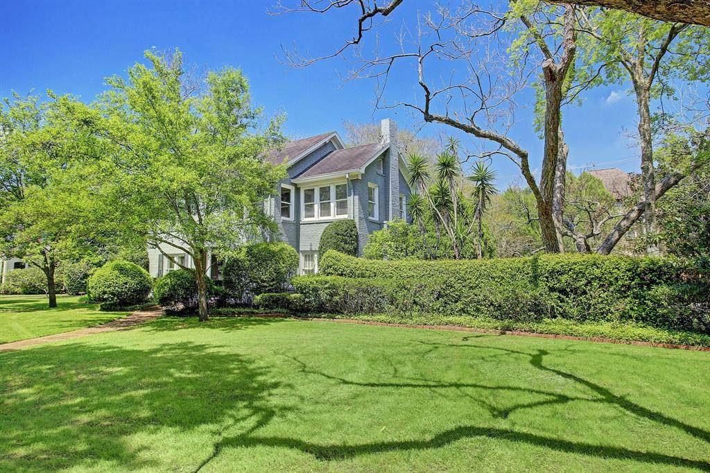 1802 North Boulevard - Photo 1