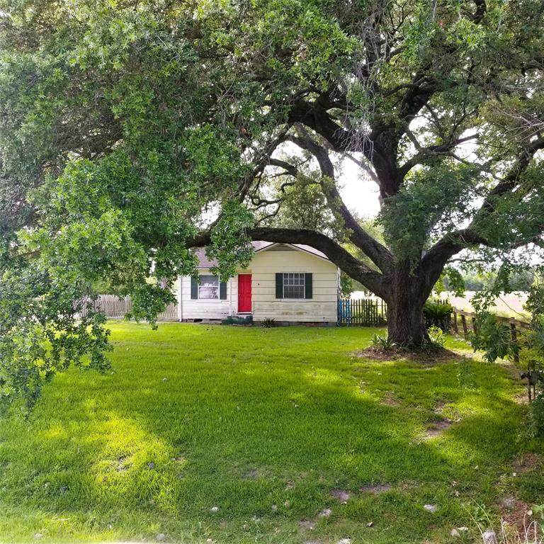 5902 Masters Road - Photo 1
