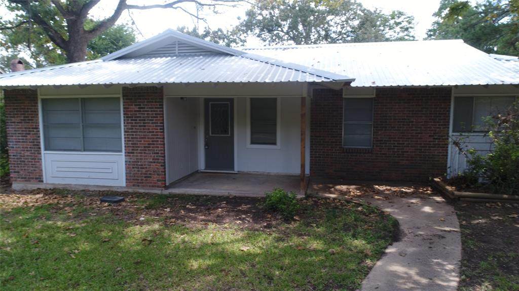 405 Robinhood Circle - Photo 1