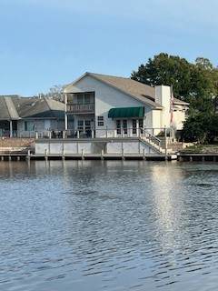 1409 Lake Shores Circle N - Photo 1