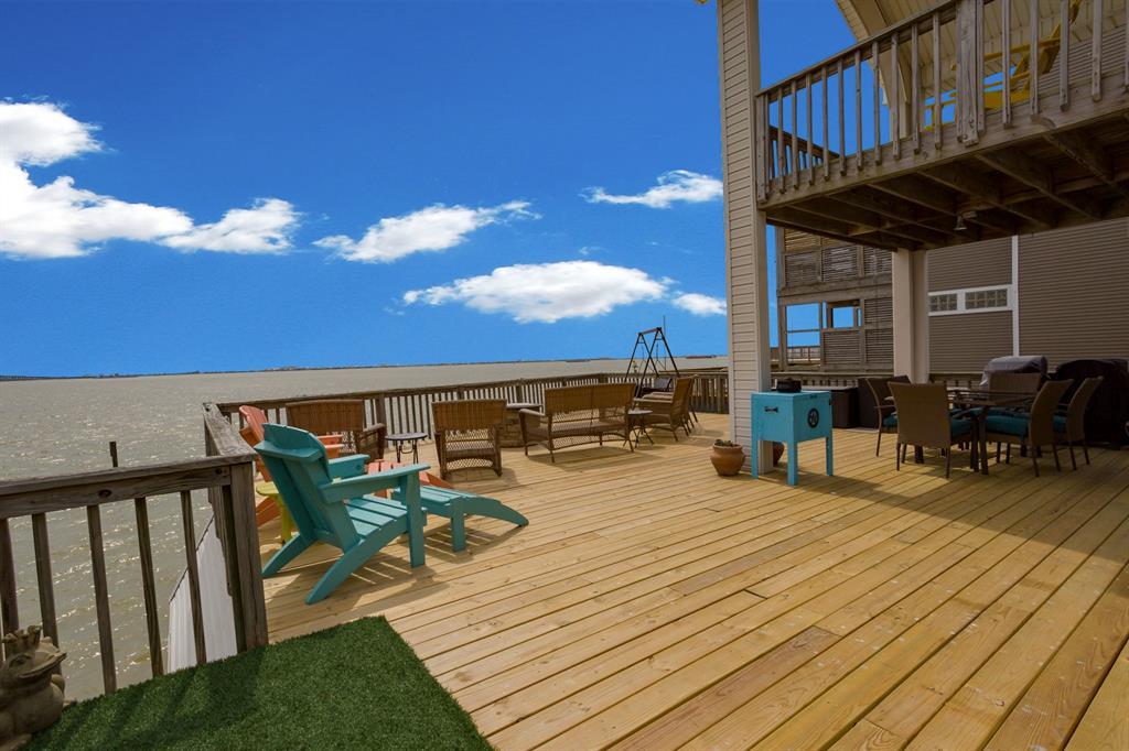 134 Quayside Drive - Photo 1