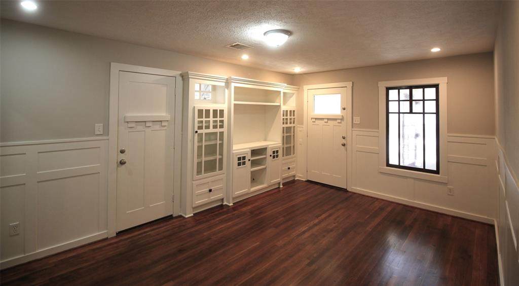 328 28th Street - Photo 1