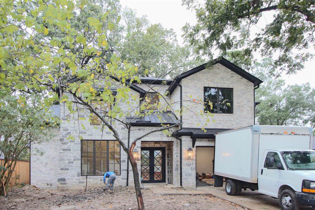 1621 Pine Chase Drive - Photo 1