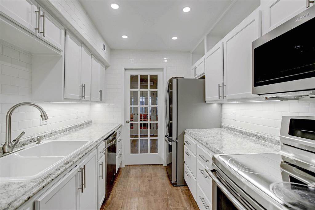 8976 Chatsworth Drive - Photo 1