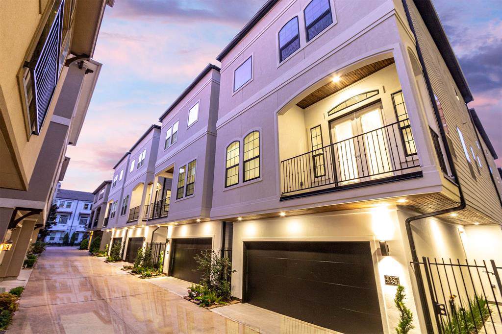 4231 Dickson Street - Photo 1
