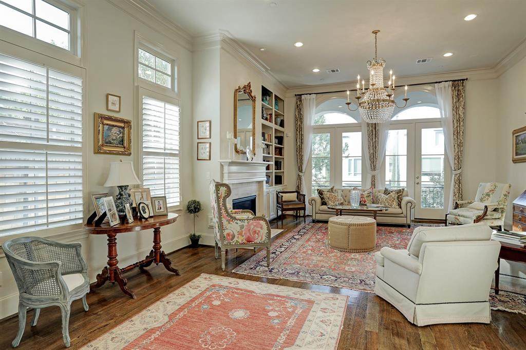 4725 Oakshire Drive - Photo 1