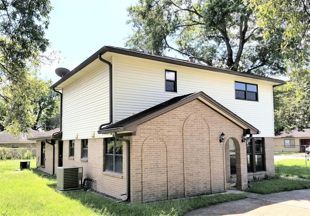 402 Palmyra Street - Photo 1