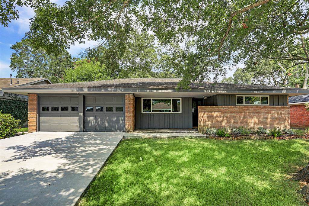 11607 Mullins Drive - Photo 1