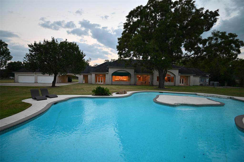4002 River Forest Drive - Photo 1