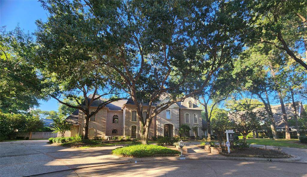 15918 Chiltren Circle - Photo 1