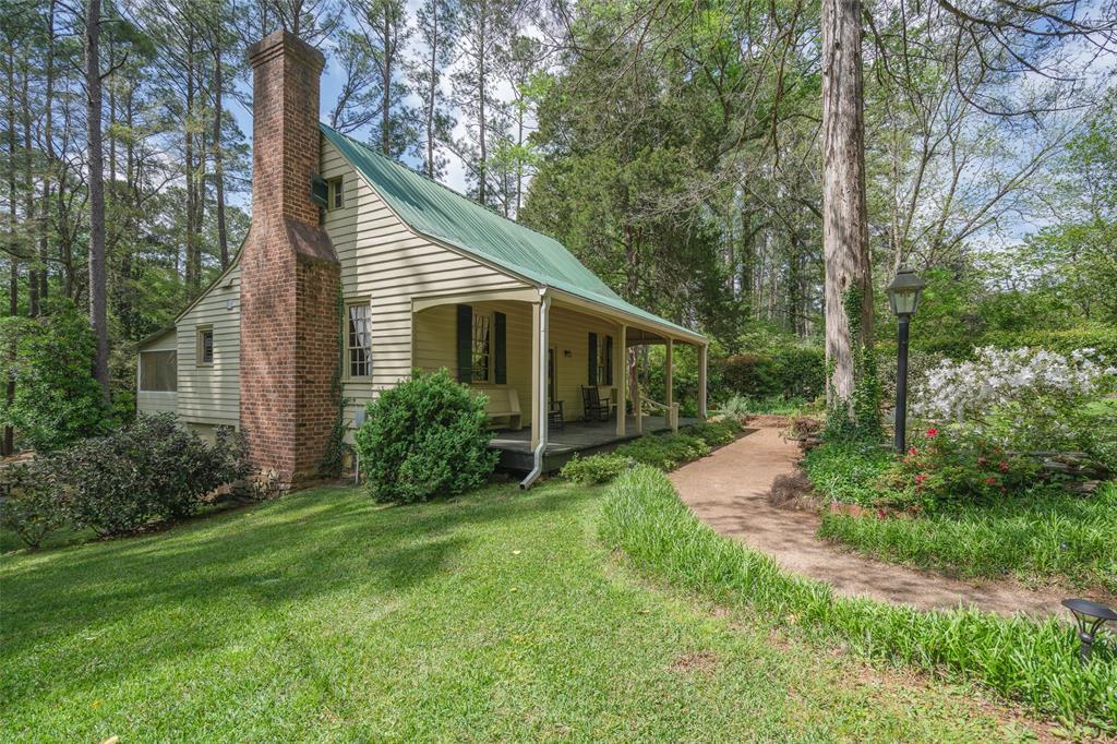 104 Barksdale - Photo 1