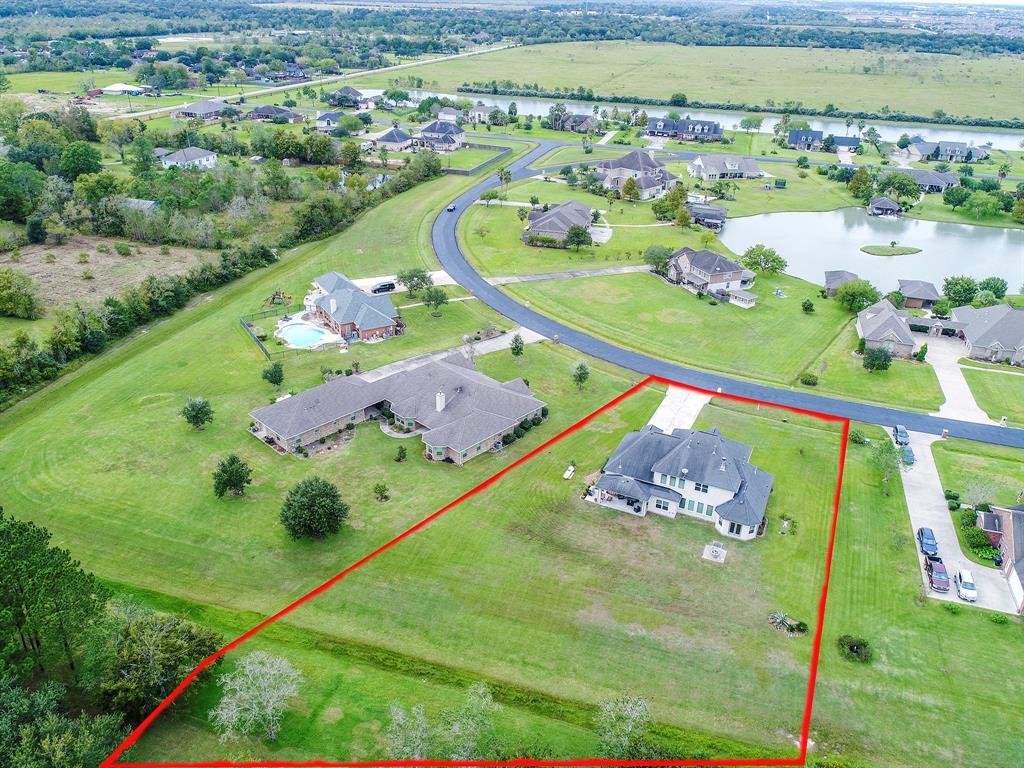 415 Lago Circle Drive - Photo 1