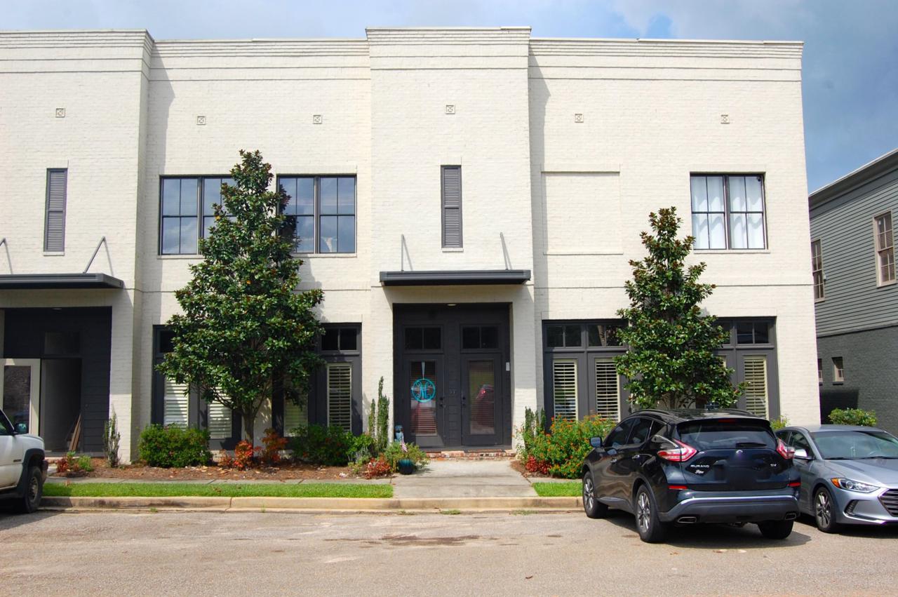 9 Town Center Square - Photo 1