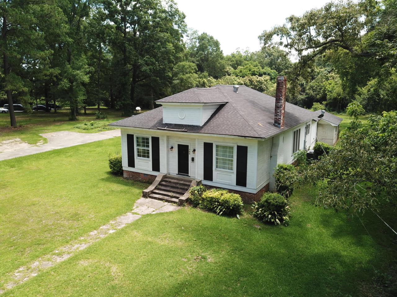 704 Broad St. - Photo 1