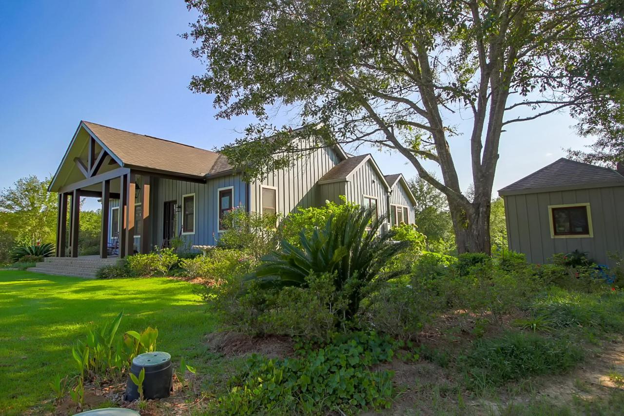 90 Long Island Dr. - Photo 1