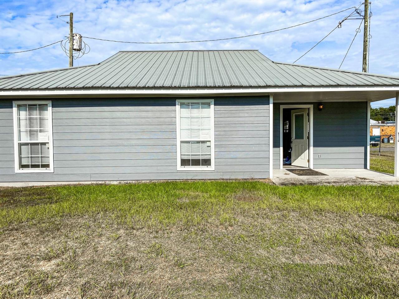 106 Walnut - Photo 1