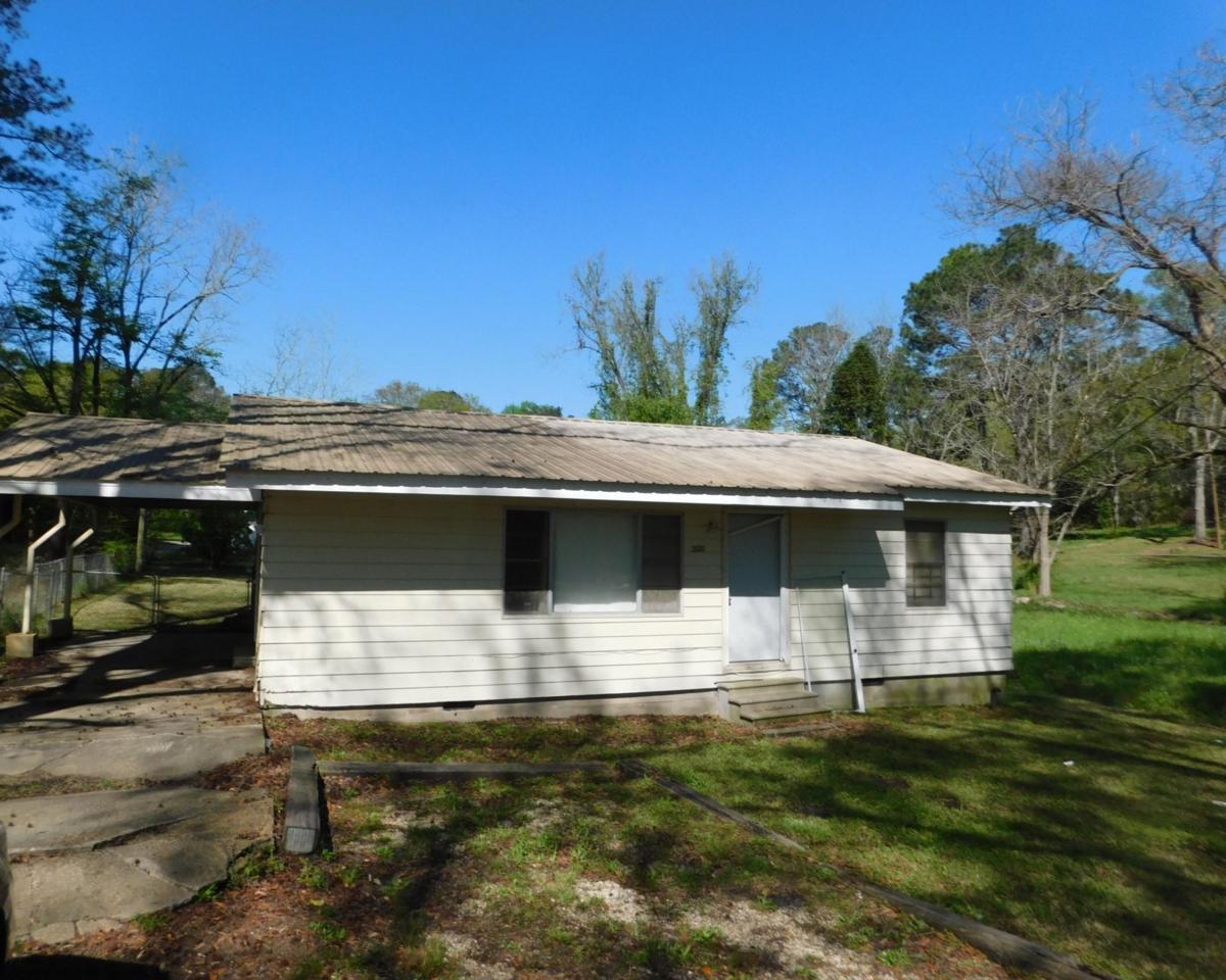 2020 Lindsey Ave. - Photo 1