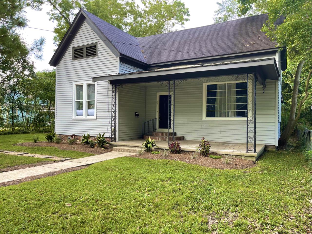 122 Montague St. - Photo 1