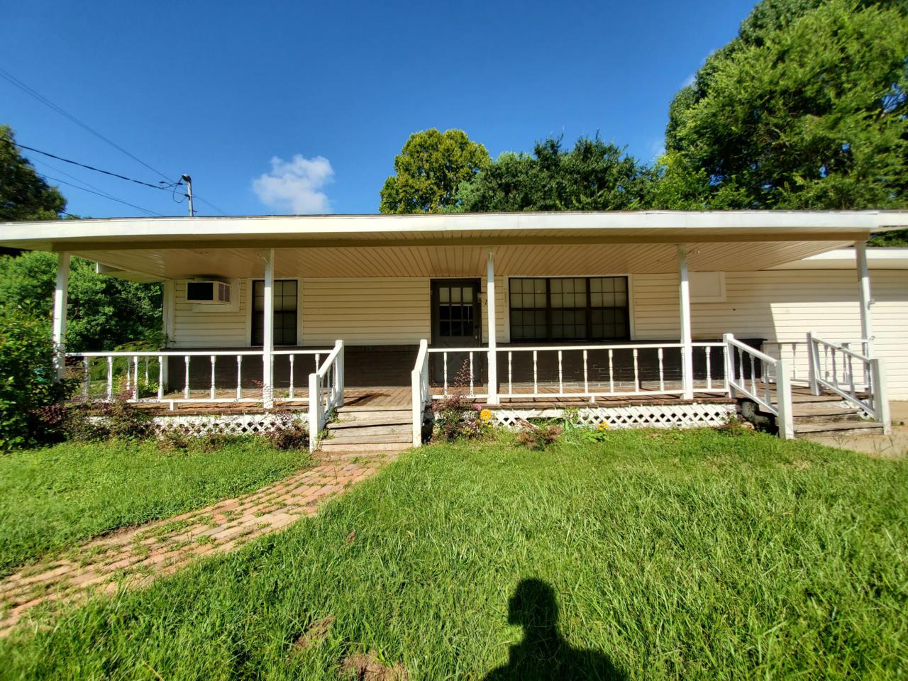 201 Barron St. - Photo 1