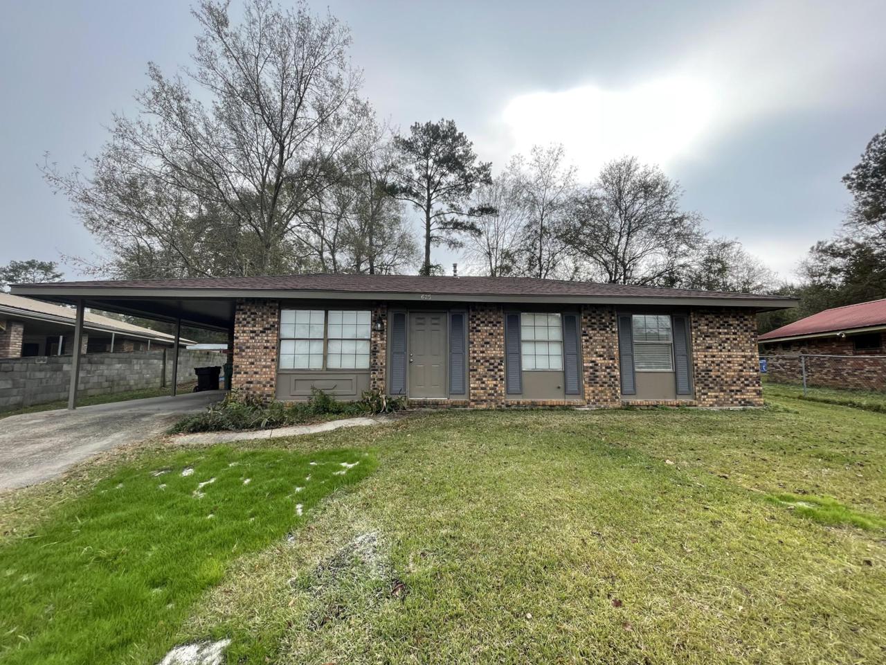 625 Phoenix Cir. - Photo 1