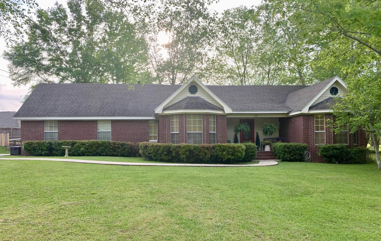 15 Chateau Dr. - Photo 1