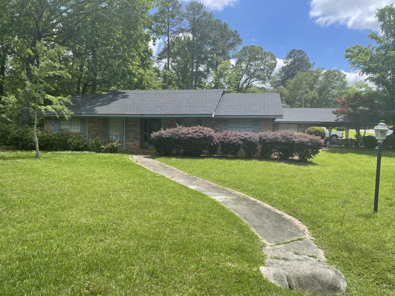 1232 Edgewood Dr. - Photo 1