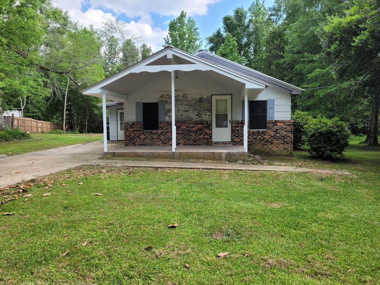312 Cedar St. - Photo 1