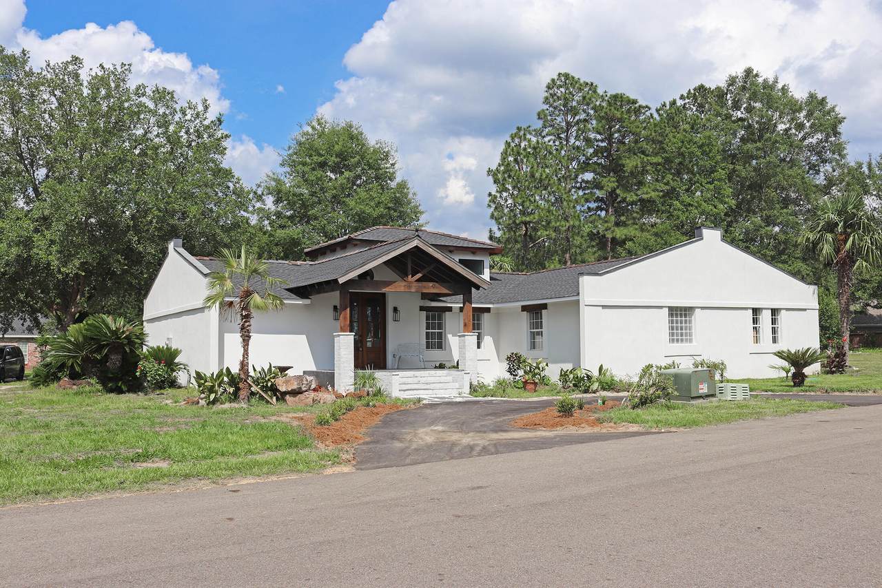 13 Suzette Cir. - Photo 1