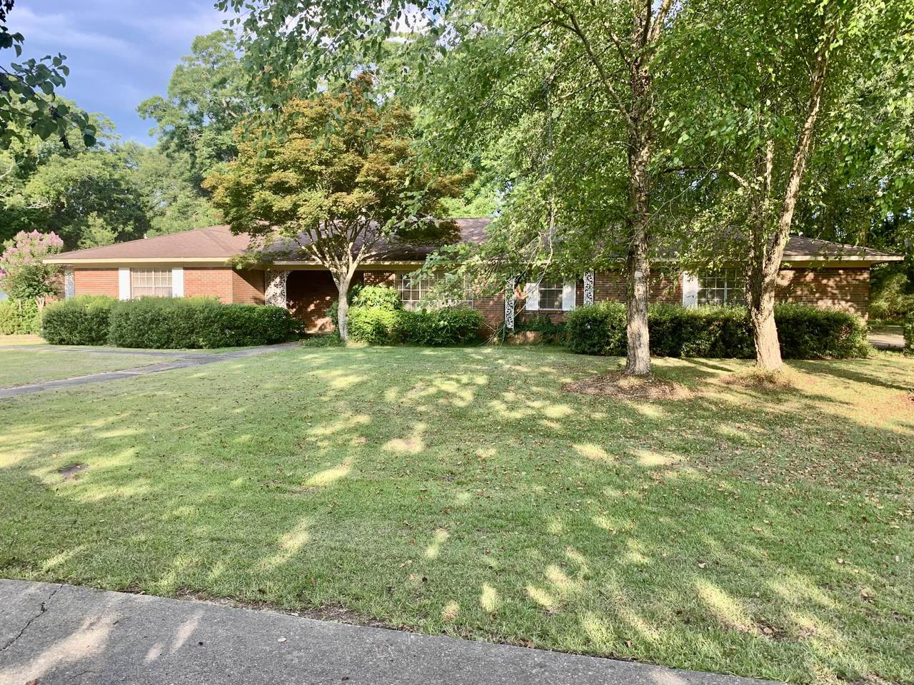 1502 Azalea Dr. - Photo 1