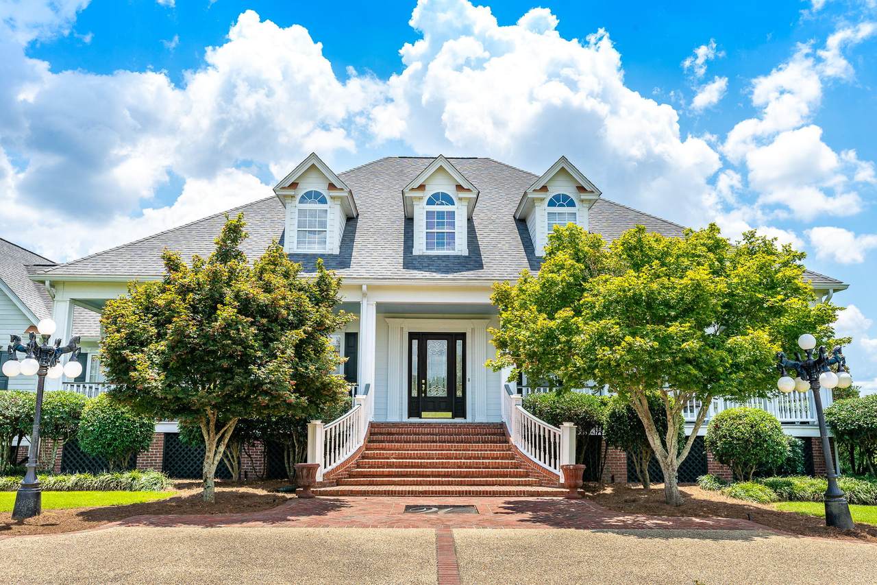51 Oakhill Blvd - Photo 1