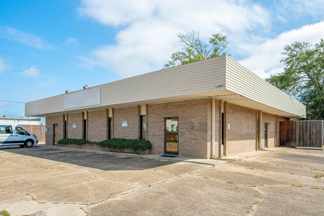 408 Broadway Dr. - Photo 1
