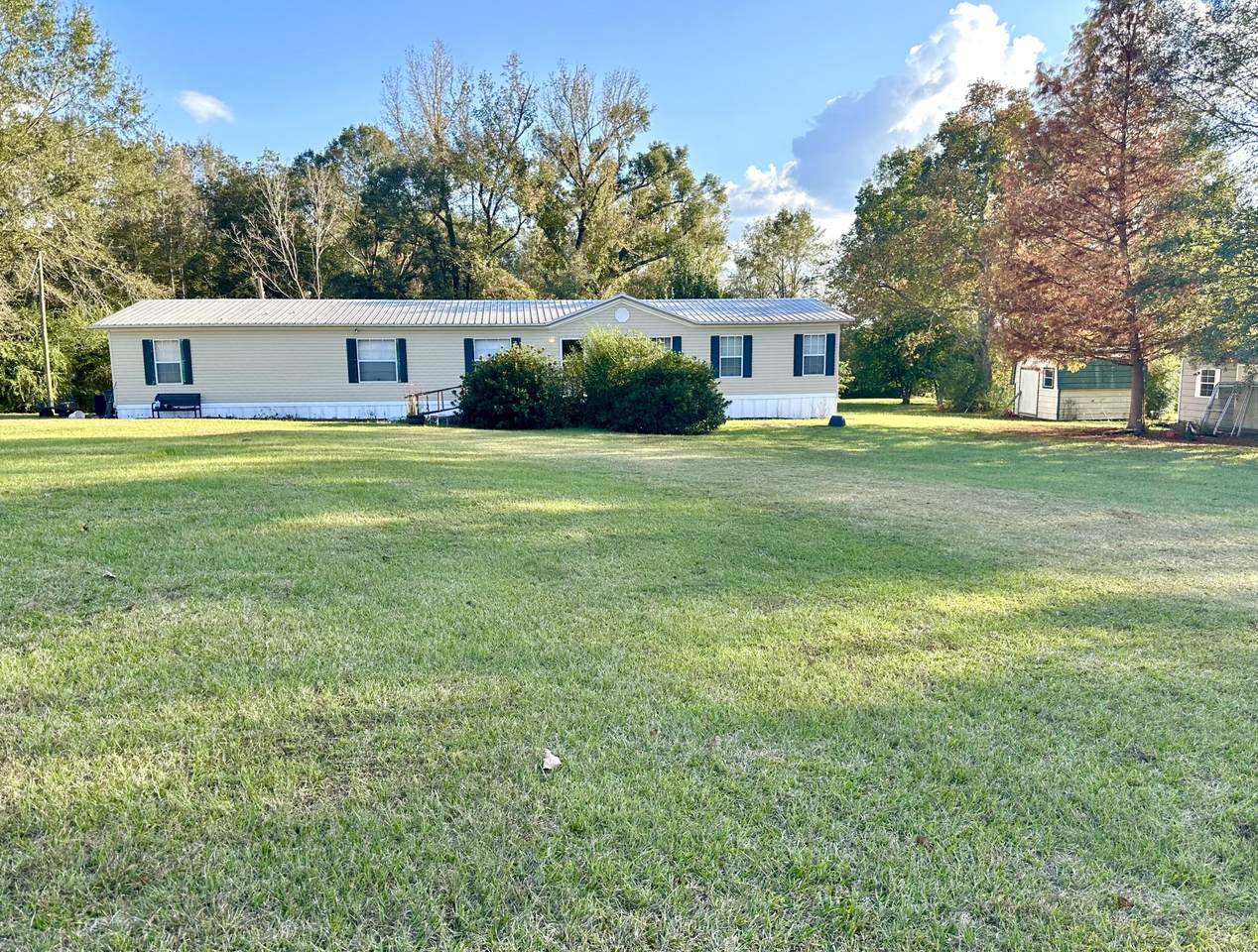 401 Harold Tucker Rd. - Photo 1