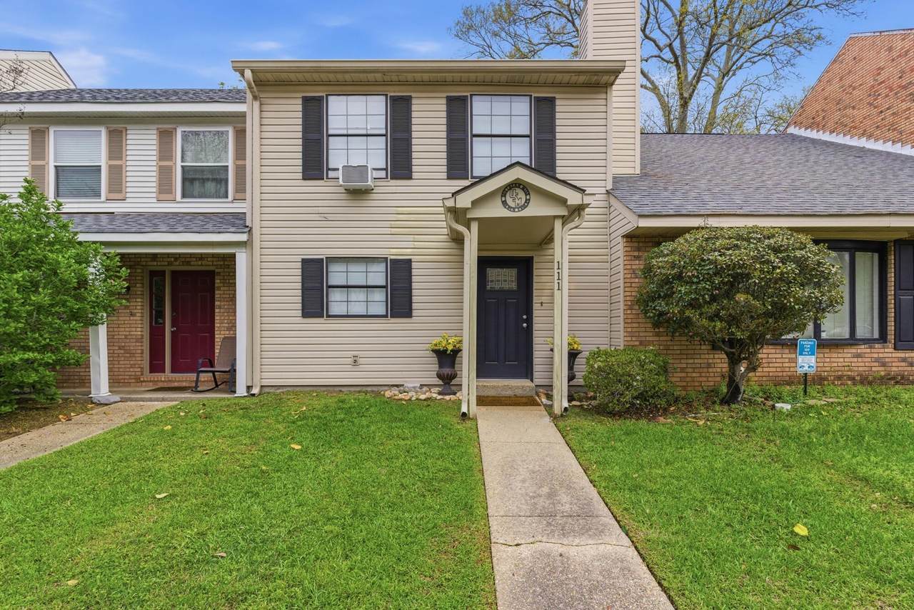 111 Brookwood Ln. - Photo 1