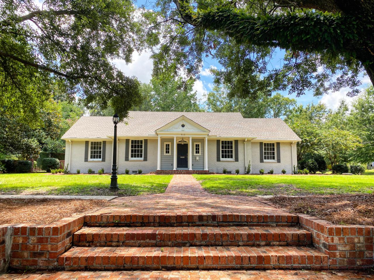 512 6th Ave. - Photo 1